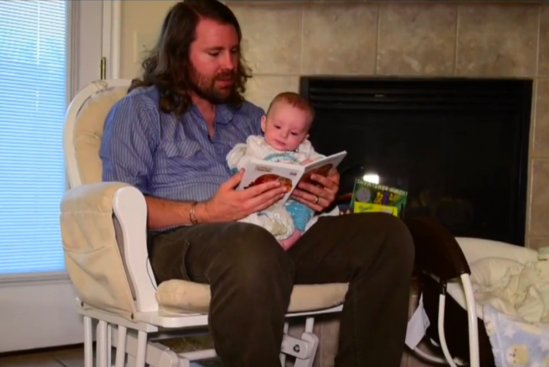 Συγκινητική ιστορία: Βρήκε τα νανουρίσματα που είχε γράψει η γυναίκα του λίγο πριν πεθάνει στη γέννα - Media