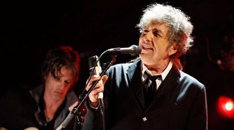 Σιωπή Μπομπ Ντίλαν για το χρηματικό έπαθλο του Νόμπελ - Media