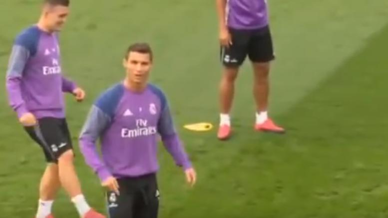 Προκλητικός Κριστιάνο Ρονάλντο: Κλώτσησε μπάλα εναντίον των δημοσιογράφων - Media