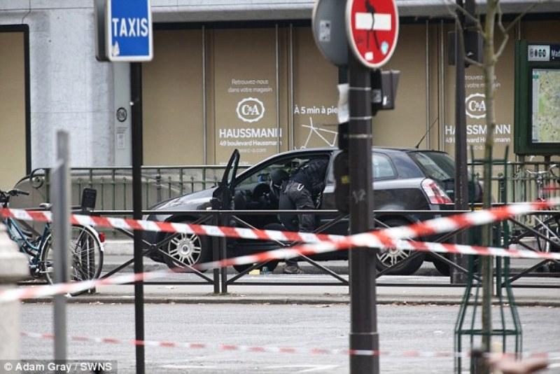 Νέος συναγερμός στο Παρίσι: Βρέθηκε αυτοκίνητο με εκρηκτικό μηχανισμό (Photos) - Media
