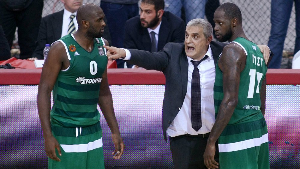 Καταγγέλλει φραστική επίθεση στους διαιτητές ο Παναθηναϊκός - Στο ημίχρονο του ντέρμπι με τον Ολυμπιακό - Media