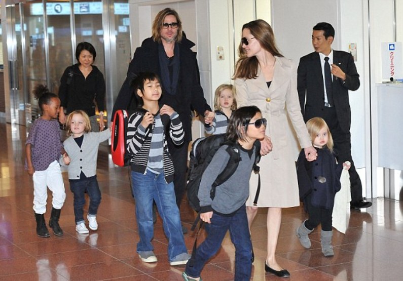 Ο Μπραντ Πιτ είδε τα παιδιά του για πρώτη φορά μετά το διαζύγιο - Media