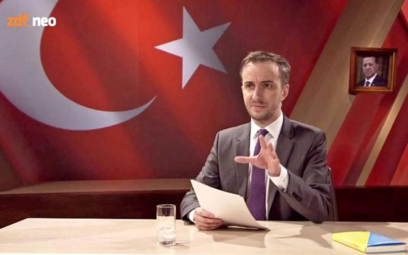 Στο αρχείο η δίωξη σε βάρος του καλλιτέχνη που διάβασε στην τηλεόραση, σατιρικό ποίημα για τον Ερντογάν - Media