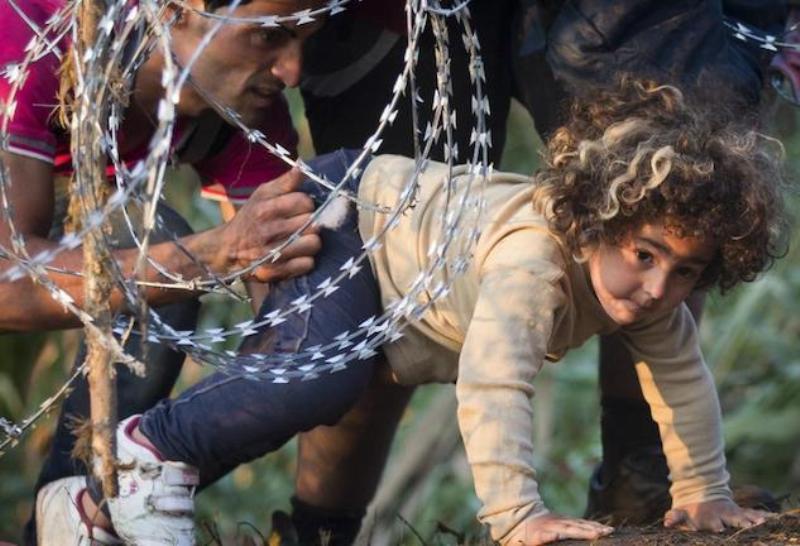 Από τη «ζούγκλα του Καλαί» στη Βρετανία δεκάδες ασυνόδευτα προσφυγόπουλα - Media