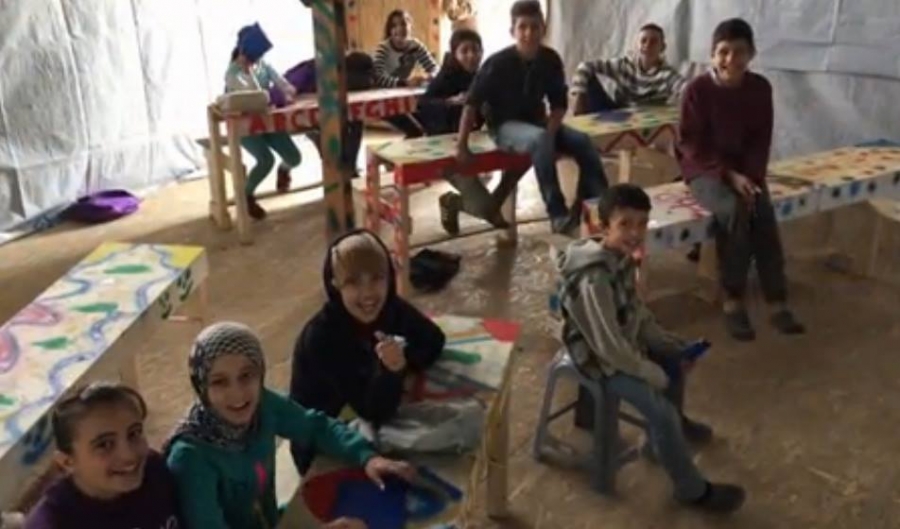 Το μήνυμα προσφύγων και εθελοντών από κάμπ της Θεσσαλονίκης για την 28η Οκτωβρίου - Media