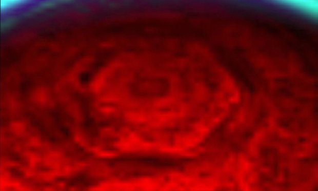 Το εξάγωνο στο βόρειο πόλο του Κρόνου αλλάζει χρώμα και προβληματίζει τους αστρονόμους (Photos) - Media
