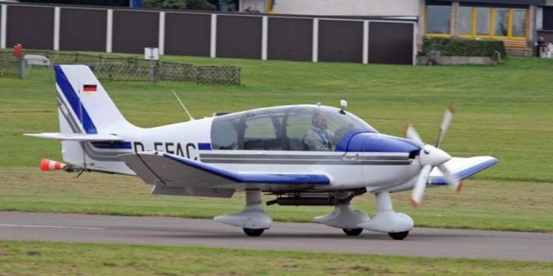 Βγήκε για περίπατο, την χτύπησε... αεροπλάνο! - Media