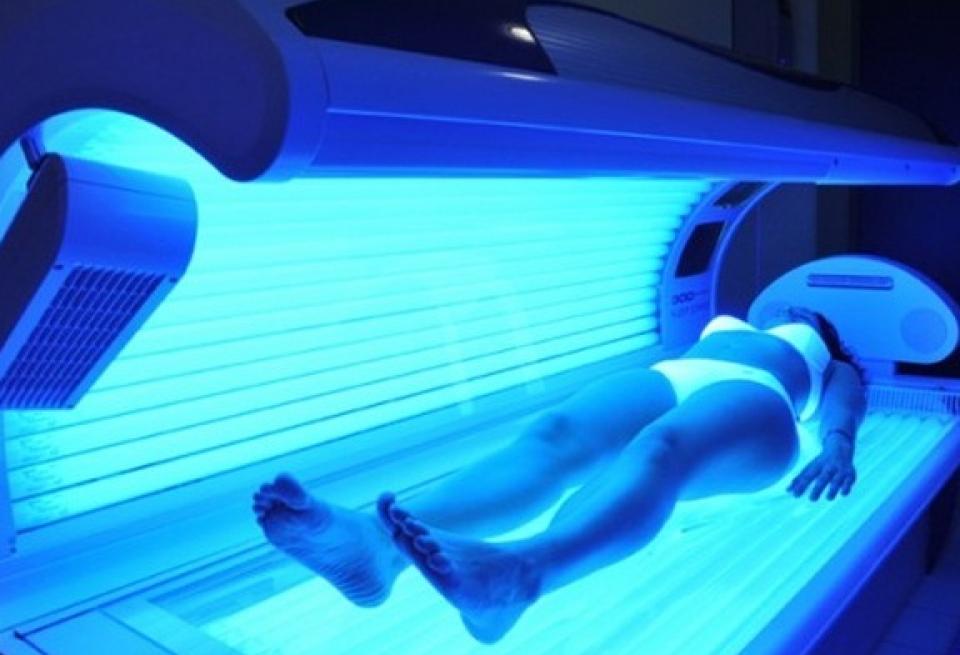 Προσοχή: Το σολάριουμ είναι εθιστικό! - Media