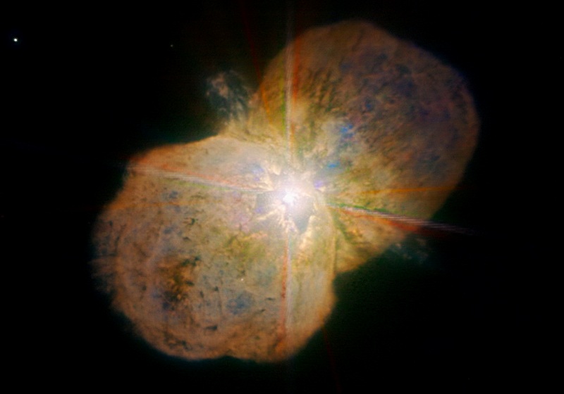 Φωτογράφισαν αστρικό σύστημα σε απόσταση 7.500 ετών φωτός - Οι 2 ήλιοι του είναι 5.000.000 φορές φωτεινότεροι από τον δικό μας  - Media