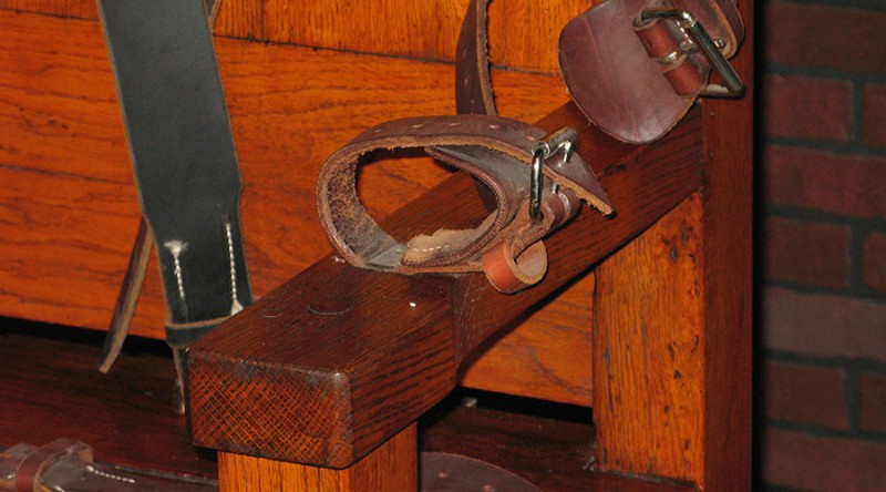 Σοκαριστικές μαρτυρίες από πρώην κρατούμενους της CIA: Μας απειλούσαν με αυτοσχέδια ηλεκτρική καρέκλα (Video) - Media