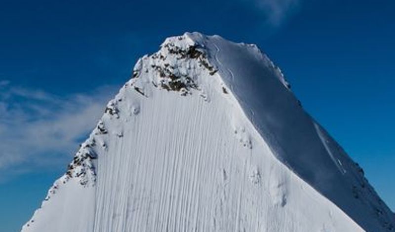 Απίστευτη φωτογραφία: Εσείς βλέπετε τον σκιέρ στην πλαγιά του βουνού; (Photos) - Media
