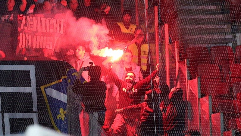 Δεδομένη η τιμωρία της Εθνικής για το πανό με Σρεμπρένιτσα - Media