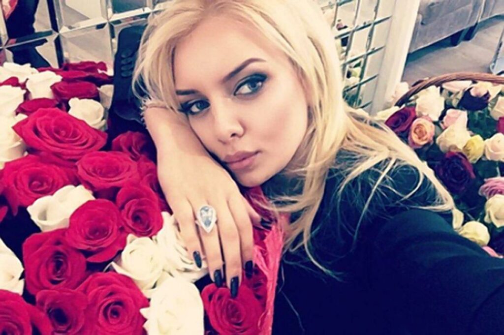 Νεκρή η 19χρονη Ρωσίδα «Lady Di» - Κληρονόμος του διαβόητου τραπεζίτη Λεμπέντεφ (Photos) - Media