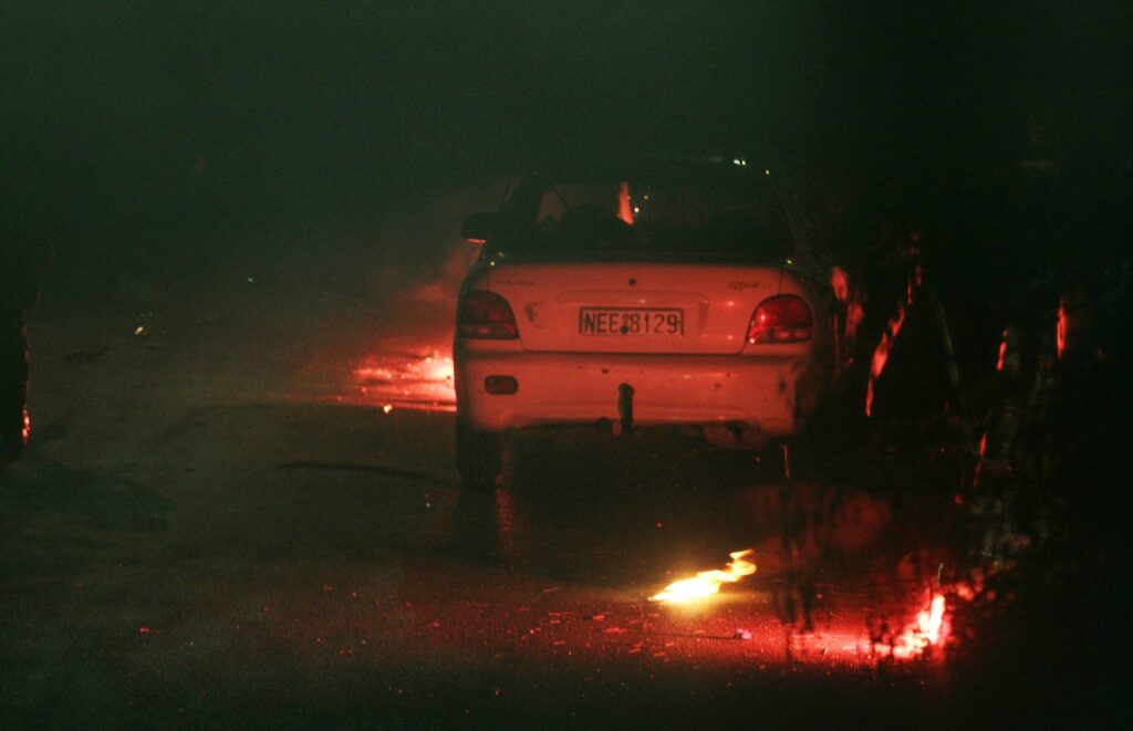 Επεισόδια στο Καυταντζόγλειο - Συγκρούσεις οπαδών με την αστυνομία (Photo) - Media