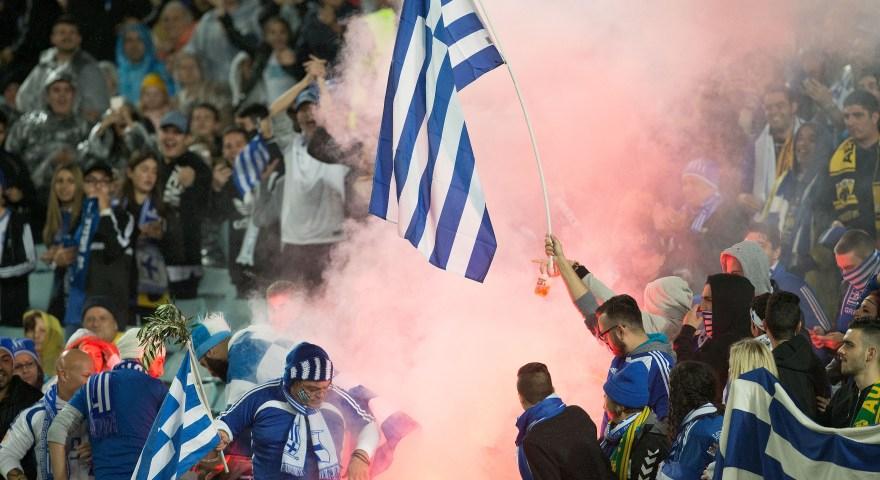 Εικόνα σοκ με τον τραυματία οπαδό της Βοσνίας (Photo) - Media