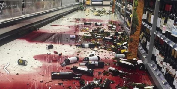 Κύματα ύψους 2 μέτρων χτύπησαν τη Νέα Ζηλανδία - Προειδοποιήσεις για ακόμα μεγαλύτερα - Media