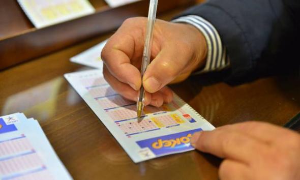 Τίναξε την μπάνκα στον αέρα στο Τζόκερ! - Ένας υπερτυχερός κερδίζει τα 13,8 εκατ. ευρώ - Εννιά «5άρια» από 105.000 ευρώ (Photo) - Media