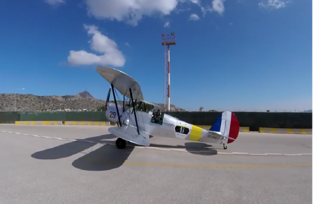 Θα πετάξουν από τη Σητεία στο Κέιπ Τάουν με αεροπλάνα αντίκες (Photos - Video) - Media