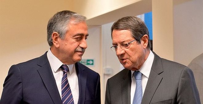 Κυπριακό: Χωρίς συμφωνία κατέληξε το δείπνο Αναστασιάδη - Ακιντζί - Media