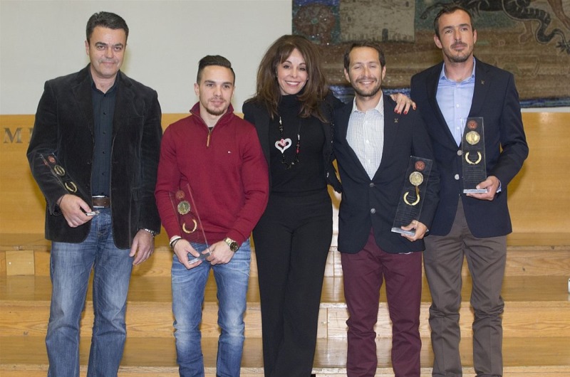 Το ΑΠΘ βράβευσε Πετρούνια, Μάντη και Καγιούλη - Media