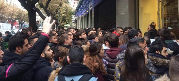 Πανικός για την Black Friday σε όλη την Ελλάδα - Η ολοήμερη «πολιορκία» στα πολυκαταστήματα (Photos) - Media
