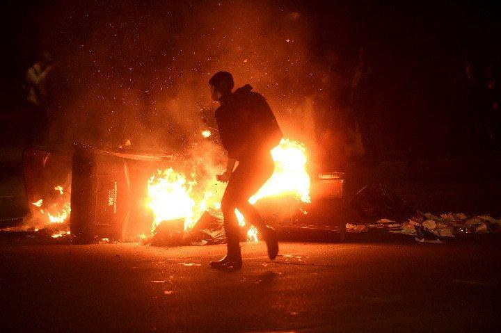 Φωτιές, διαμαρτυρίες και πορείες κατά Τραμπ σε πόλεις των ΗΠΑ (Photos+Video) - Media