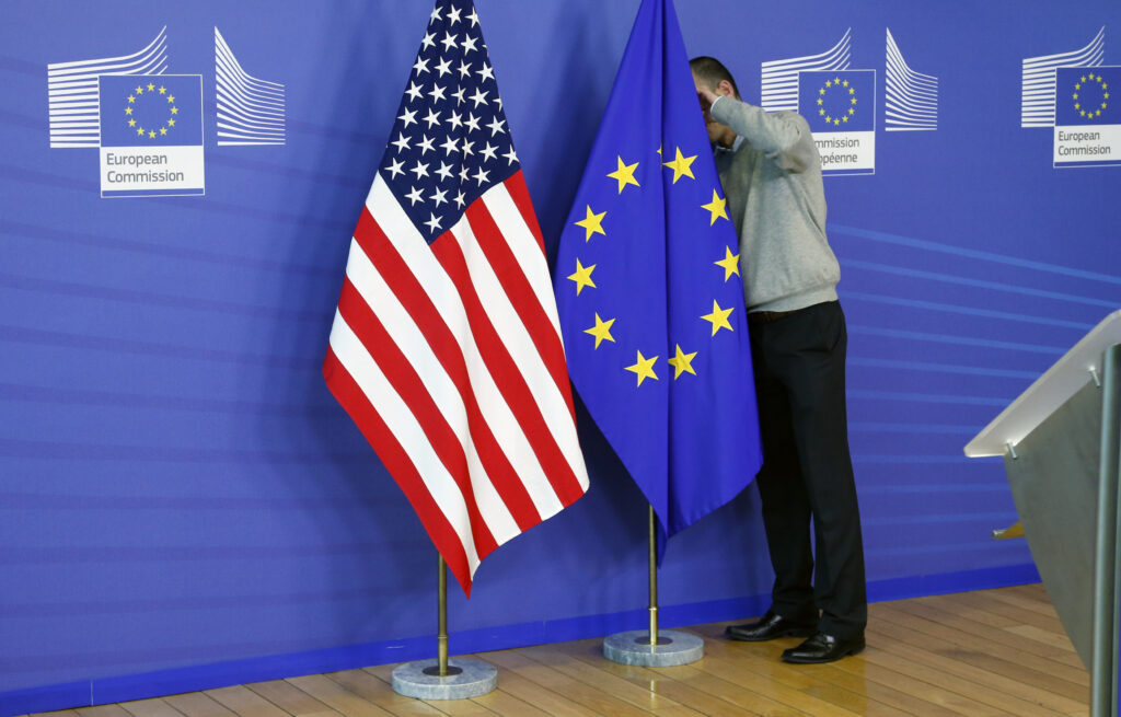 Προσπαθούν να καθησυχάσουν τους Ευρωπαίους οι Αμερικανοί πρεσβευτές - Media