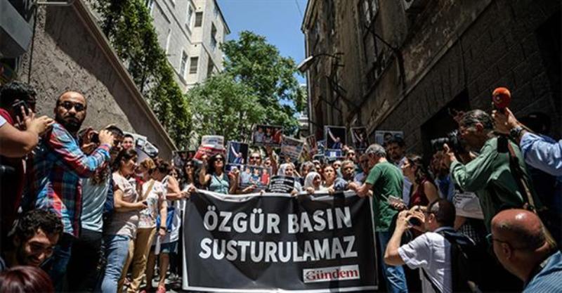 Χειροπέδες σε ακόμη εννέα στελέχη του φιλοκουρδικού HDP  - Media