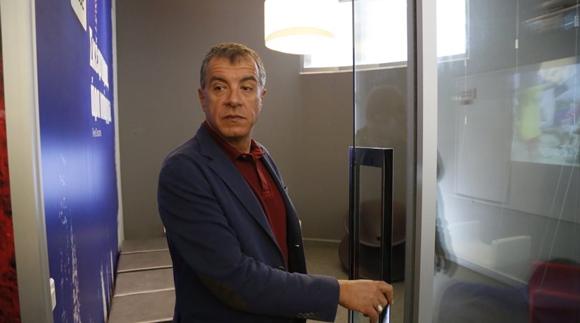 Η μαντινάδα του Θεοδωράκη στο facebook για τον Ομπάμα (Photo) - Media