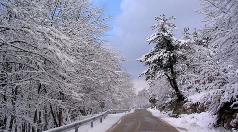 Χειμωνιάζει για τα καλά - Τα πρώτα χιόνια στα ορεινά των Ιωαννίνων - Media