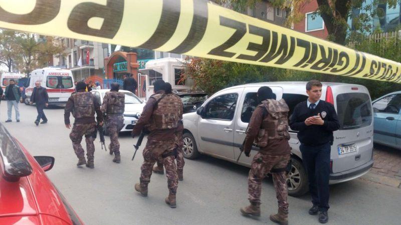 Απειλεί να αυτοκτονήσει ο ένοπλος στο νοσοκομείο της Κωνσταντινούπολης - Media