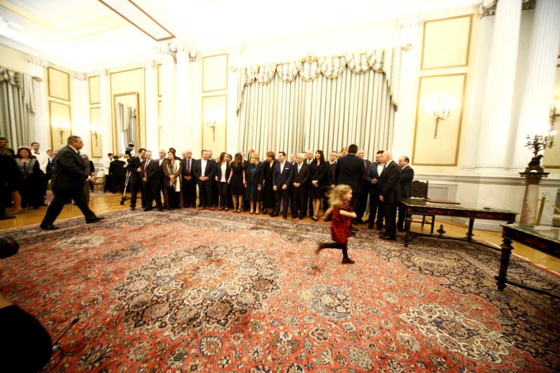 Αυτό είναι το κορίτσι που ...εισέβαλε στη νέα κυβέρνηση (Photos) - Media