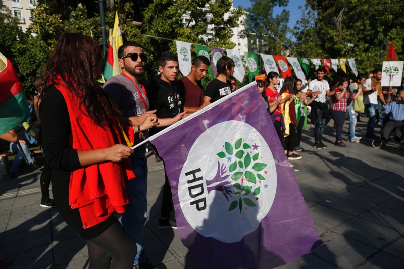 «Όχι στη δικτατορία του Ερντογάν»: Η διαδήλωση στο κέντρο της Αθήνας (Photos) - Media