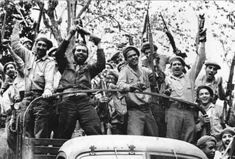 Πρωτοχρονιά του 1959, η είσοδος του Τσε και του Κάστρο στην Αβάνα η φυγή του Μπατίστα και το φιάσκο στον κόλπο των Χοίρων  - Media