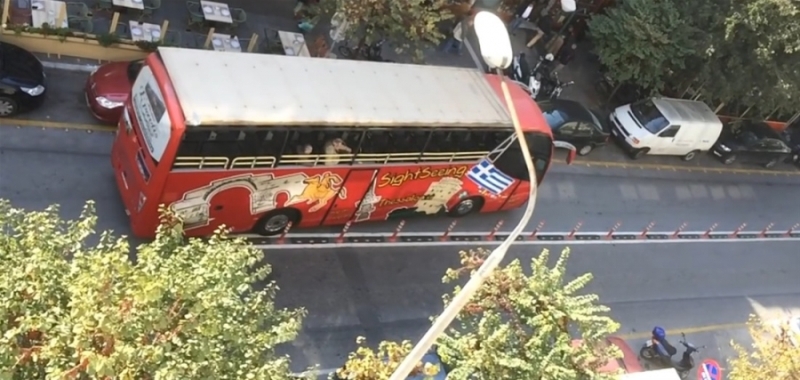Θεσσαλονίκη: Λεωφορείο κινείται στο αντίθετο ρεύμα στο κέντρο της πόλης (Video) - Media