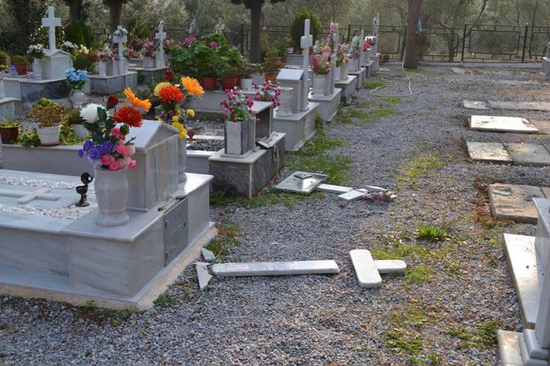 Άγνωστοι βεβήλωσαν τάφους στο νεκροταφείο της Μόριας  - Media