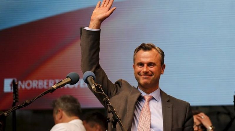 Αυστρία: Ο ακροδεξιός Χόφερ δηλώνει πως εμπνέεται από τη νίκη Τραμπ στις ΗΠΑ - Media