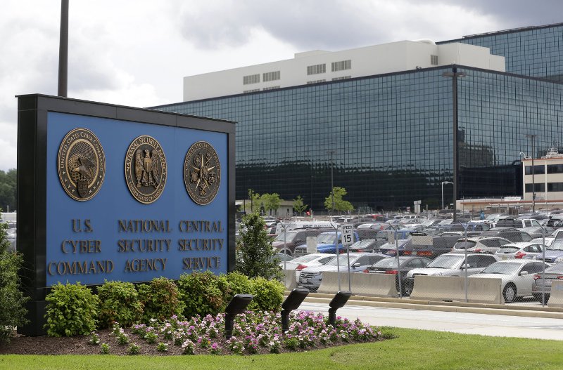 «Ακέφαλη» η NSA, παραιτήθηκε ο διευθυντής της - Media