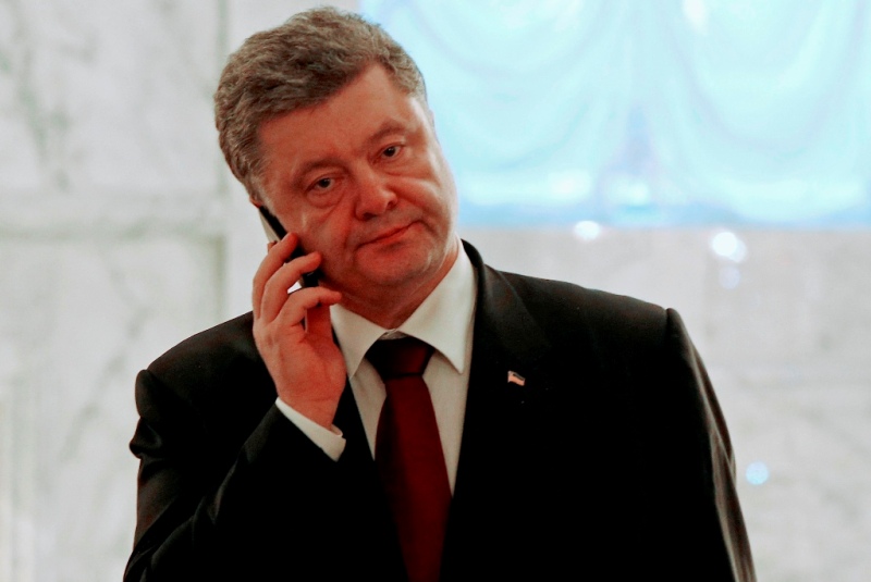 Τηλεφώνημα-φάρσα στον Ποροσένκο επιδεινώνει ακόμα περισσότερο τις σχέσεις Μόσχας-Κιέβου - Media