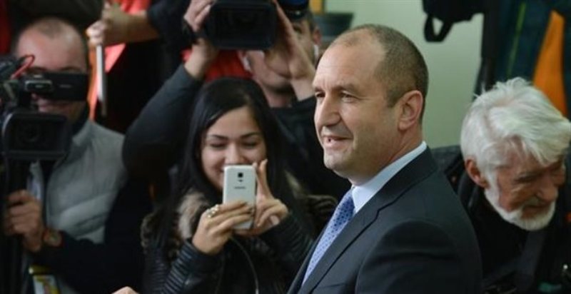 Βουλγαρία: Ο φιλορώσος σοσιαλιστής Ράντεφ κερδίζει την προεδρία - Media