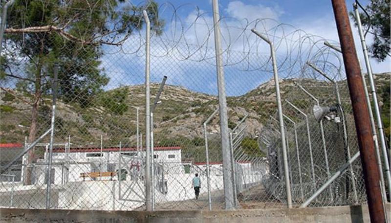 Καταγγελία για «απάνθρωπες» συνθήκες κράτησης πρόσφυγα από το Ιράκ από την αστυνομία Σάμου - Media