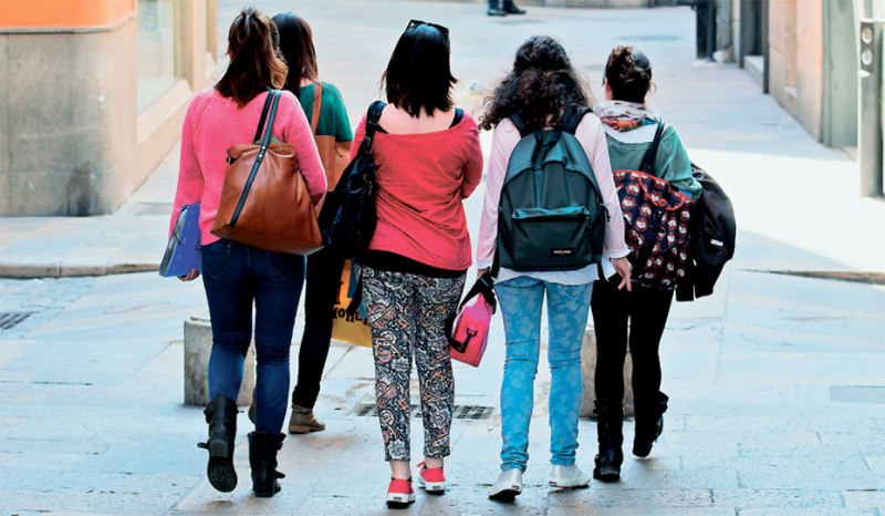 Ε.Ε.: Μειώνεται η σχολική-ακαδημαϊκή διαρροή στην Ελλάδα - Κακές επιδόσεις στις βασικές δεξιότητες - Media