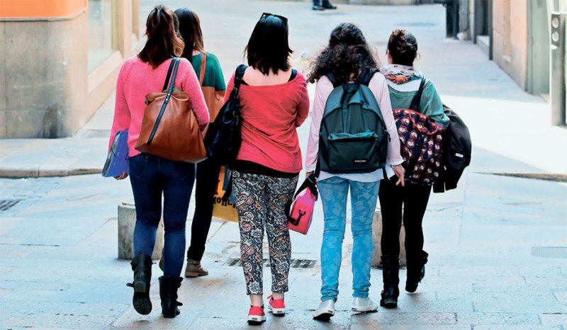 Ε.Ε.: Μειώνεται η σχολική-ακαδημαϊκή διαρροή στην Ελλάδα - Κακές επιδόσεις στις βασικές δεξιότητες - Media