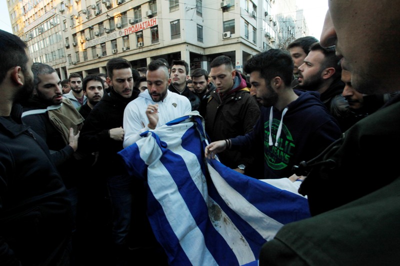 Πολυτεχνείο: Η πορεία μόλις έχει αρχίσει, αλλά η… ΠΑΣΠ φθάνει στην αμερικανική πρέσβεία! - Media