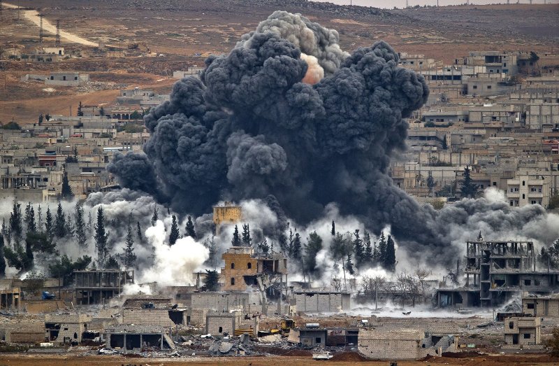 Σε κλοιό πιέσεων το ISIS στη Συρία - Προέλαση δυνάμεων κατά της πρωτεύουσάς του  - Media