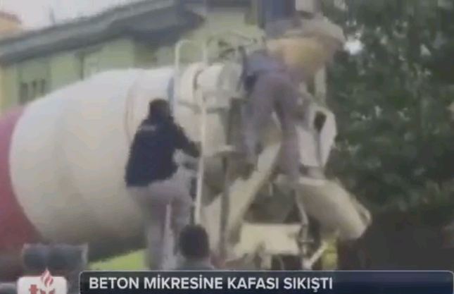 Οικοδόμος κόλλησε το κεφάλι του σε… μπετονιέρα (Video) - Media