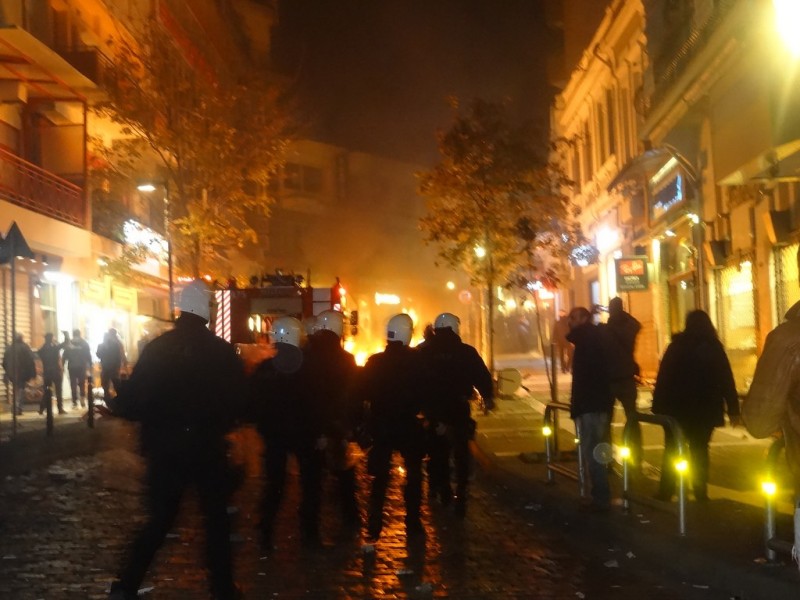 Χαμός στο κέντρο της Ξάνθης για τα εγκαίνια των γραφείων της Χ.Α. - Επενέβησαν τα ΜΑΤ (Photos - Videos) - Media