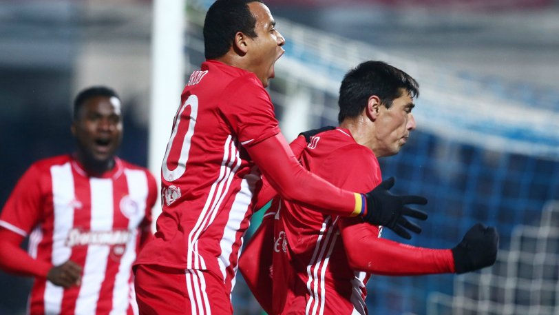 Με σεφτέ Καρντόσο σε γήπεδο - χωράφι, ο Ολυμπιακός 2-0 τον ΠΑΣ   - Media