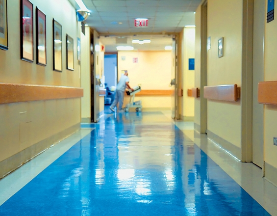 Μπουνιές λόγω... μικροβίων σε νοσοκομείο της Κρήτης - Ξύλο από πατέρα ασθενούς σε νοσηλευτή - Media