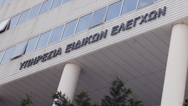 Κλείδωσαν ελεγκτές ΣΔΟΕ μέσα σε κατάστημα με ρούχα στην Πάτρα - Media